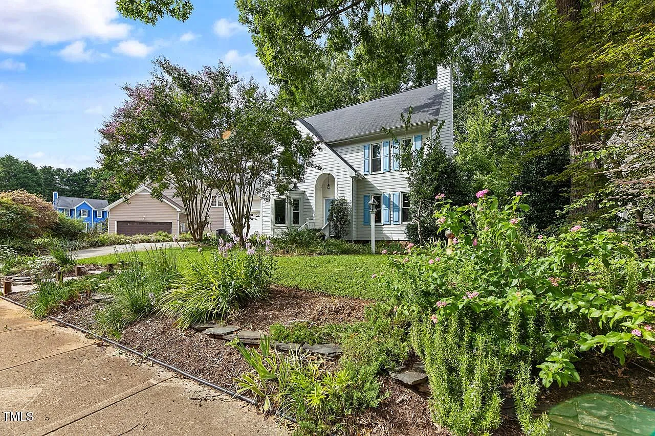 3 bed, 2.5 bath, 2196 sqft, $4,000 — Photo 1