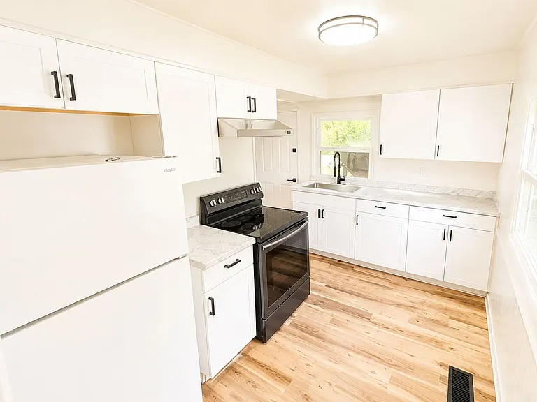 2088 Arcadia Ave — Photo 12