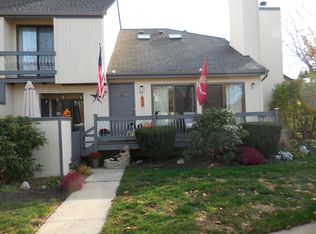 251 Crabtree Ct, Basking Ridge, NJ 07920