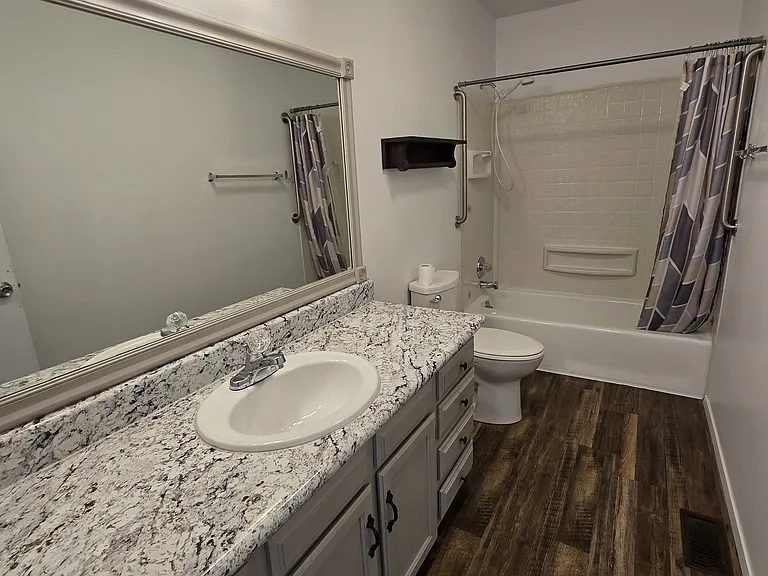 805 Woodlawn Ave #A — Photo 10