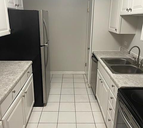 4th image of 5641 W 103rd St APT 201