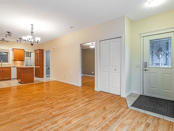 5th image of 4433 Gordon Dr #117