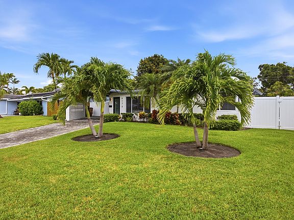4th image of 817 SE 16th Street