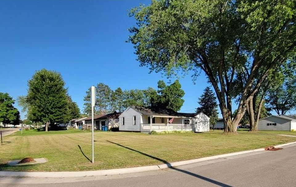 704 Willow St, Savanna, IL 61074 Zillow