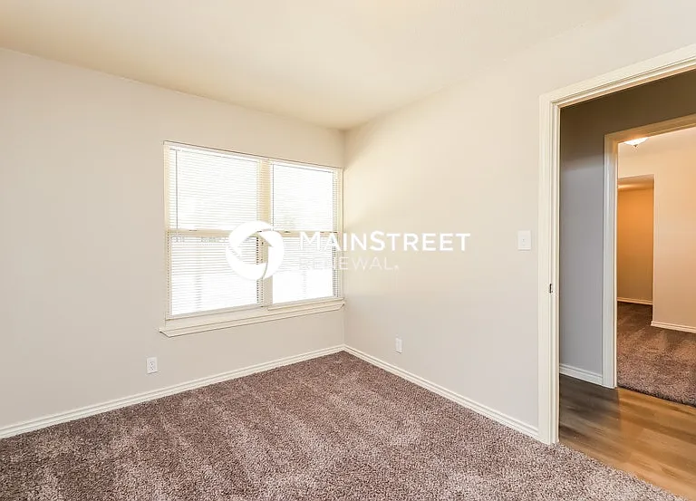 450 Millwood Ln — Photo 13