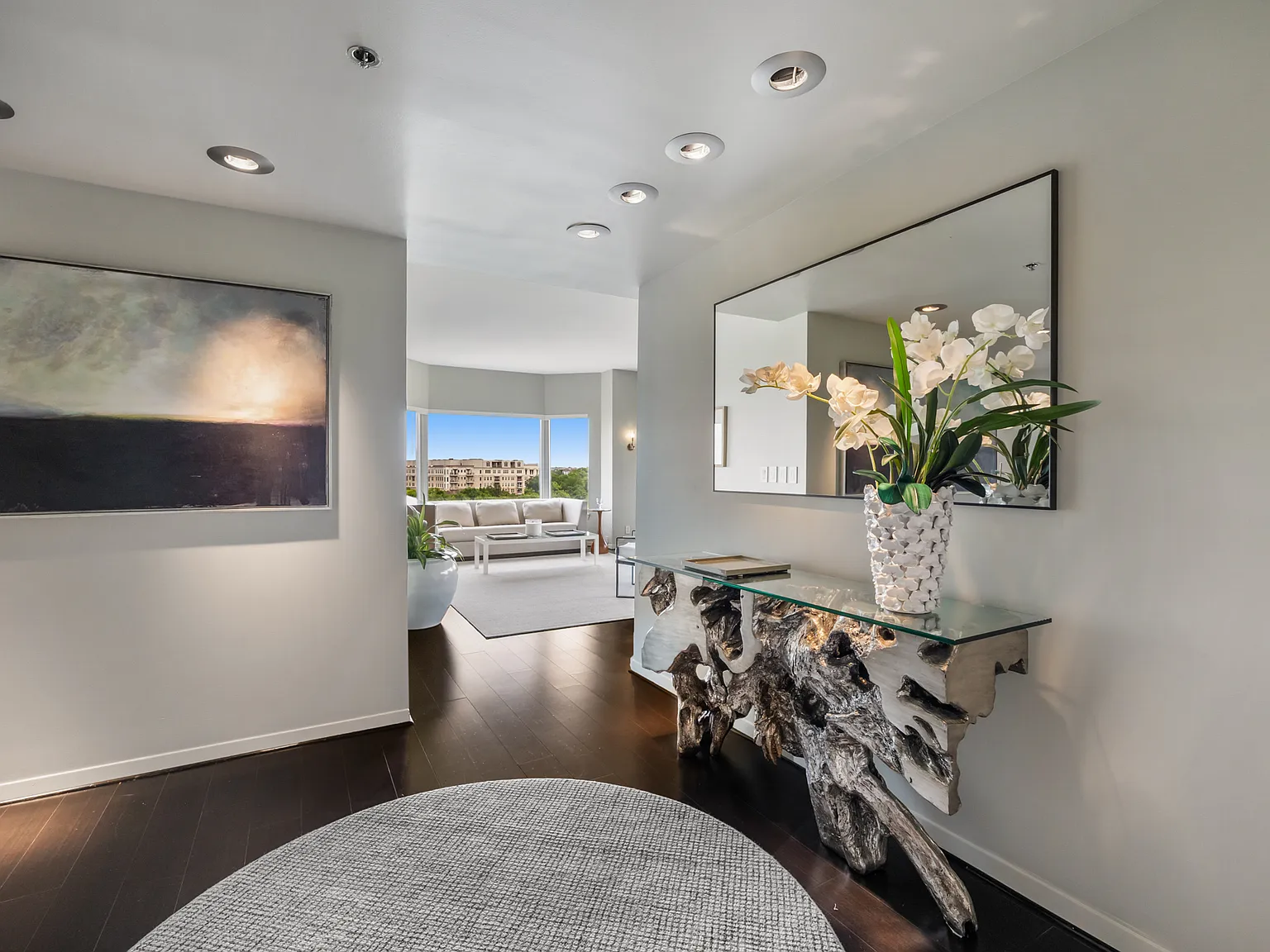 2 bed, 1971 sqft, $6,800 — Photo 2