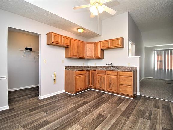 3rd image of 7315 Betsy Ross Dr