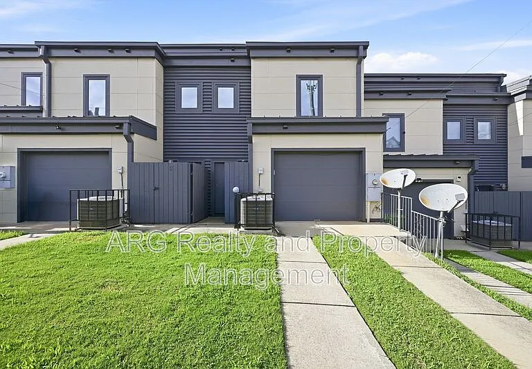 472 Martin St SE — Photo 15