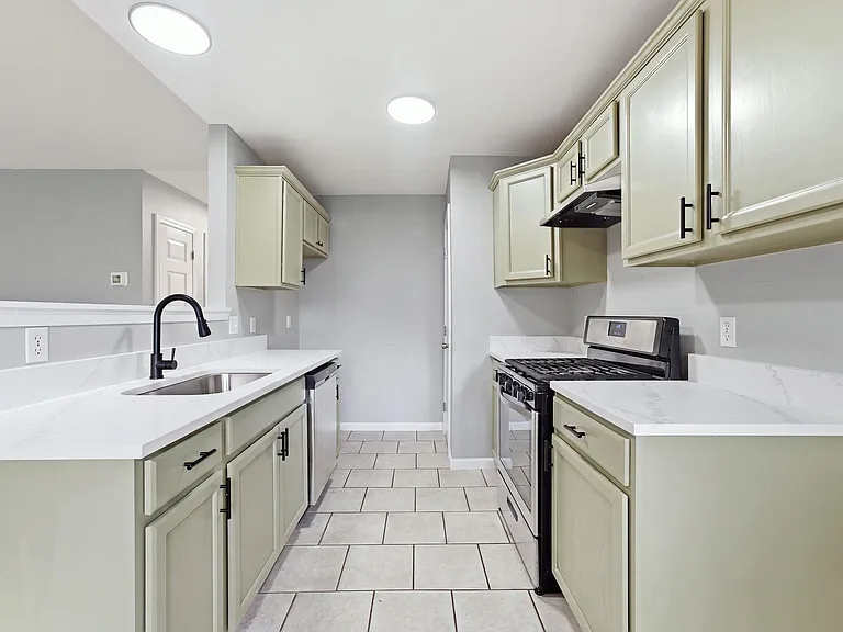 203 Green Acres St — Photo 7