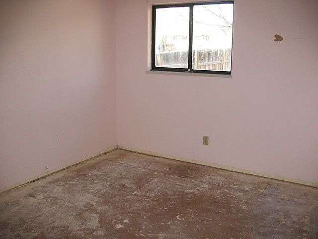2nd image of 760 NW Birch Ave