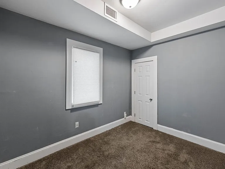 4615 Colfax Ave N — Photo 10