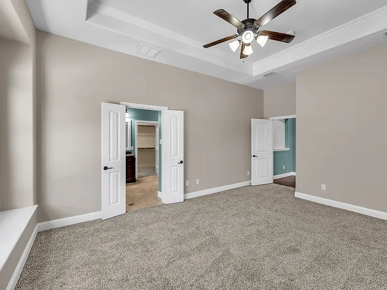 1721 Medina Ln — Photo 31