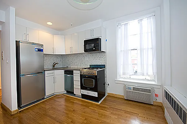 Rented by Citi Habitats | media 41