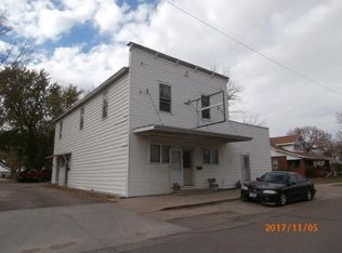 215 N California Ave, Hastings, NE 68901
