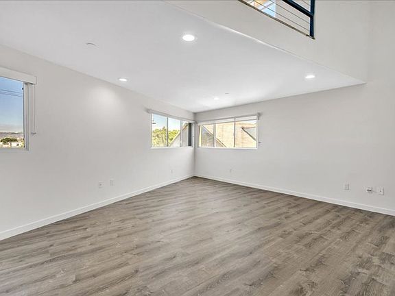 2nd image of 865 Sanborn Ave APT 2
