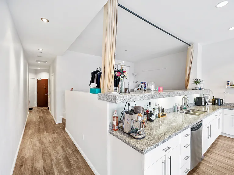 1100 Wilshire Blvd #2607 — Photo 11