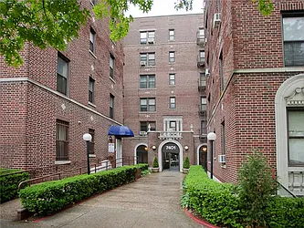 Sold by Avenue Sotheby's International Realty