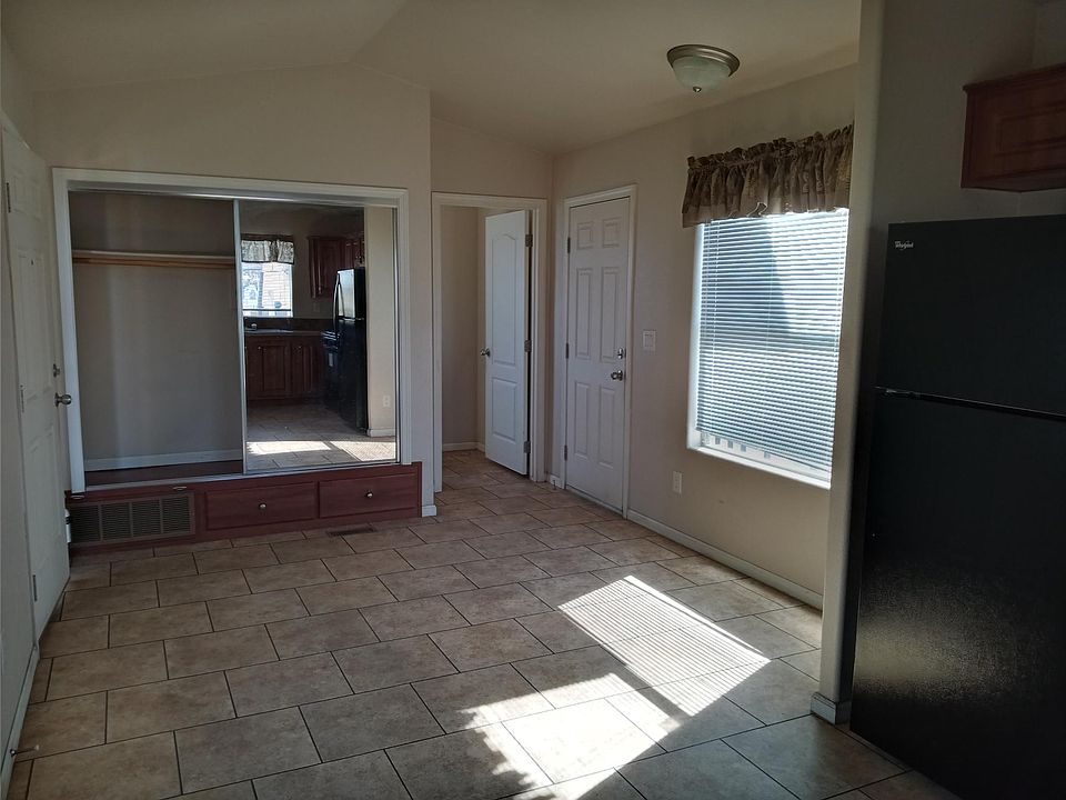 2nd image of 1740 N Santa Fe Ave Spc 55