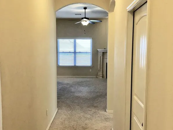11317 NW 100th St, Yukon, OK 73099