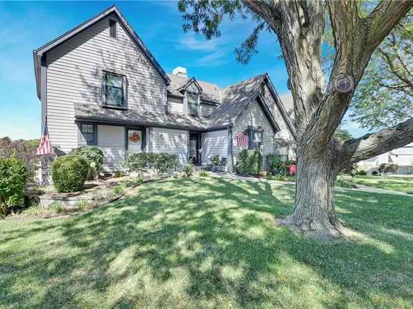 4962 W 60th Ter, Mission, KS 66205