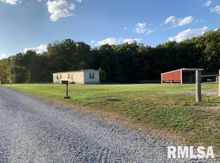 15996 E Austin Rd, Mount Vernon, IL 62864