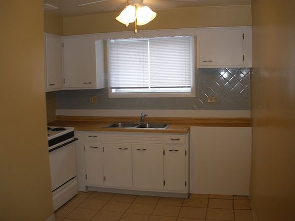 2nd image of 1213 N 34th Ave APT 09
