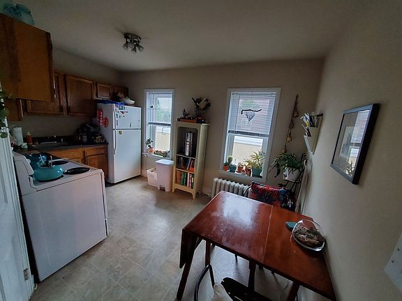 4th image of 1902A N Scott St #A