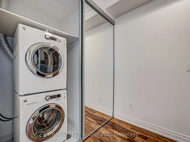 388 Yonge St #6701 — Photo 16