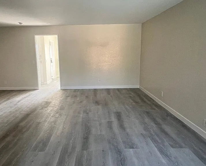 Columbus Apartments — Photo 20