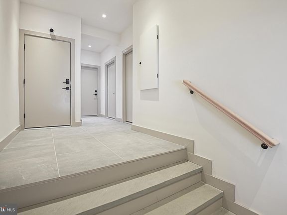 3rd image of 1329 Connecticut Ave NW #201