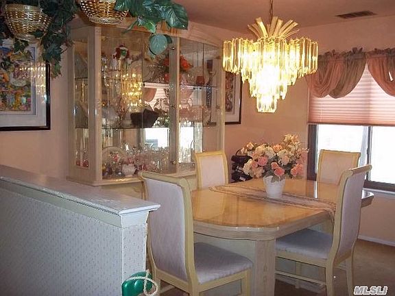 3rd image of 338 Woodland Ct
