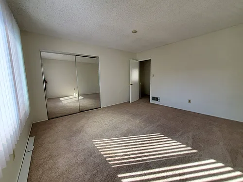 1195 Temple Ave Photo 1