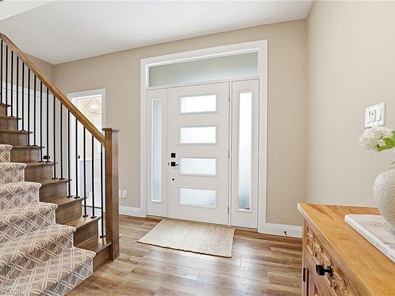 5th image of 39 Mill Race Cres