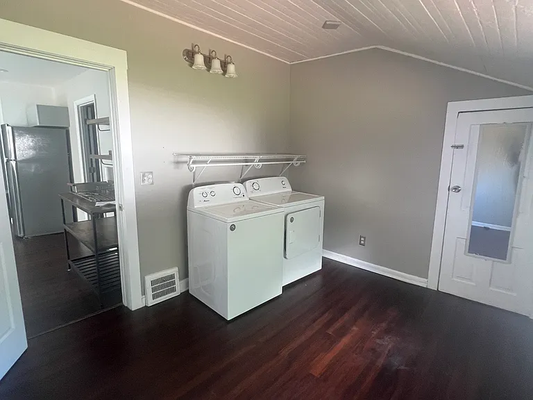1871 W 48th St #1 — Photo 14