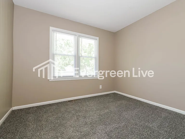 11819 Armitage Dr — Photo 12