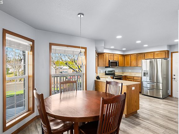 5th image of 19374 Westwood Dr