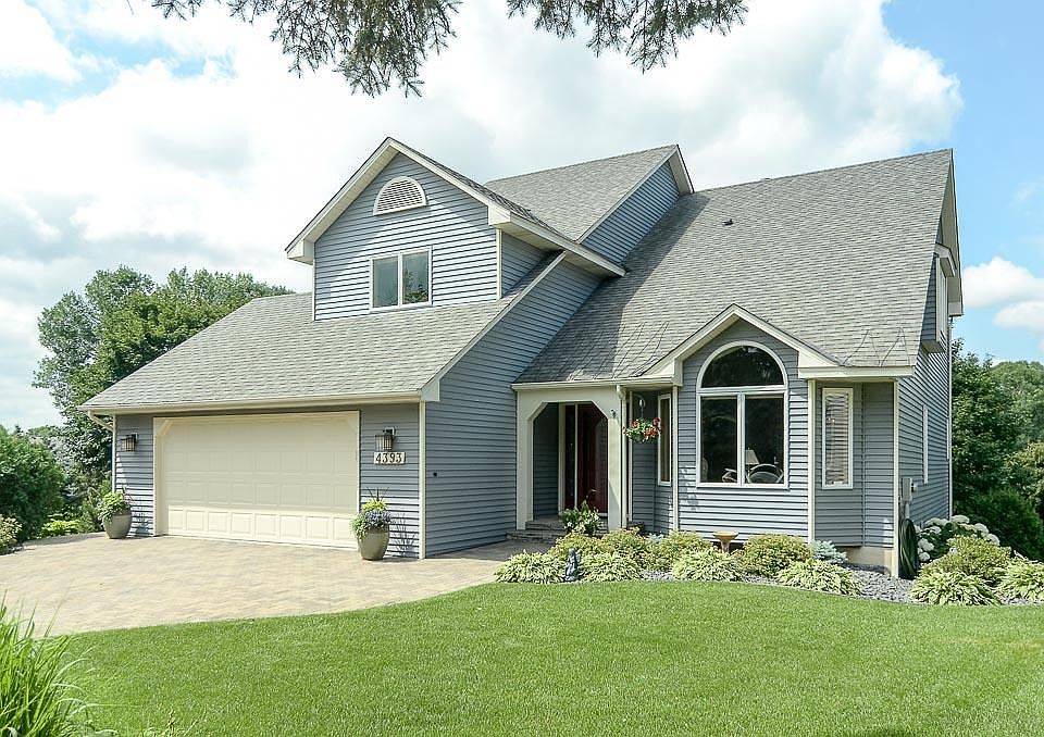1st image of 4393 Evergreen Dr