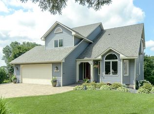 4393 Evergreen Dr, Vadnais Heights, MN 55127
