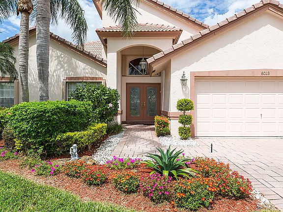 3rd image of 6013 Golf Villas Dr