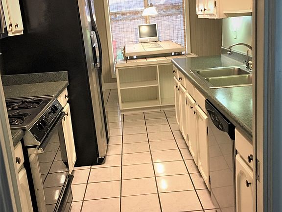 3rd image of 306 Aundria Dr
