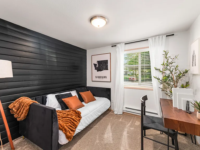 Monterey Apartments — Photo 6