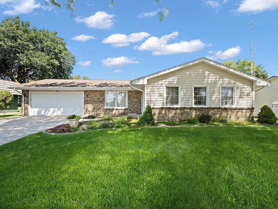 Welcome home to 669 Emmert Drive in Sycamore!