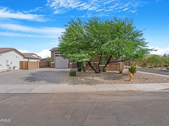 3rd image of 7910 W PUEBLO Avenue