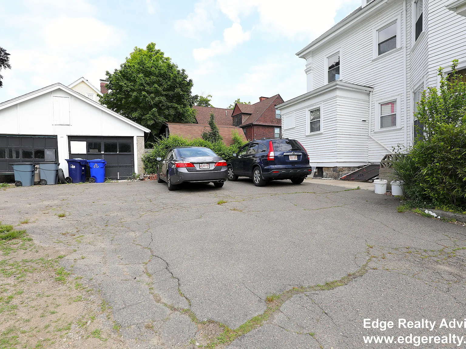 4 bed, 2600 sqft, $3,300 — Photo 4