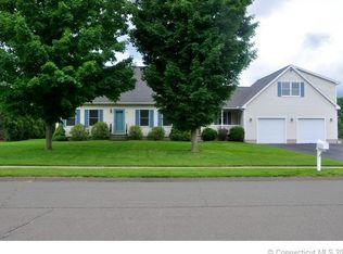 51 John St, Windsor Locks, CT 06096