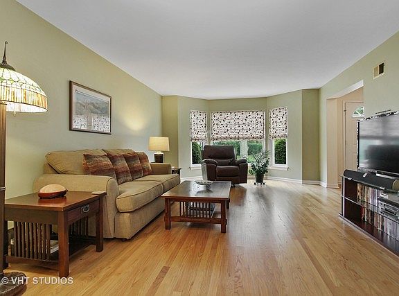 4th image of 1235 Forest Ave