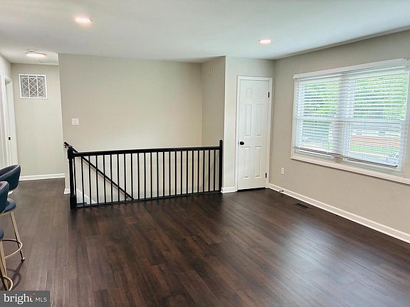 5th image of 1827 Hylton Ave