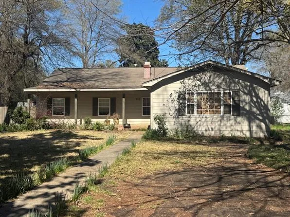 305 Willeroy St, Leland, MS 38756