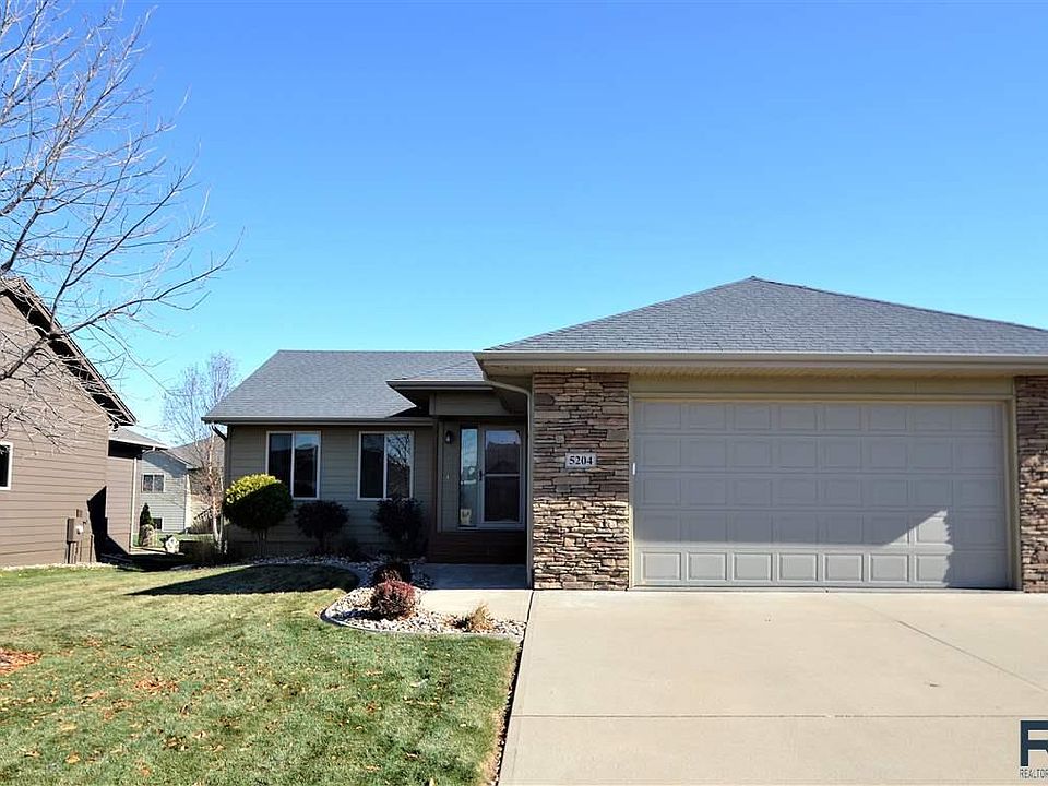 1st image of 5204 S Solono Ave