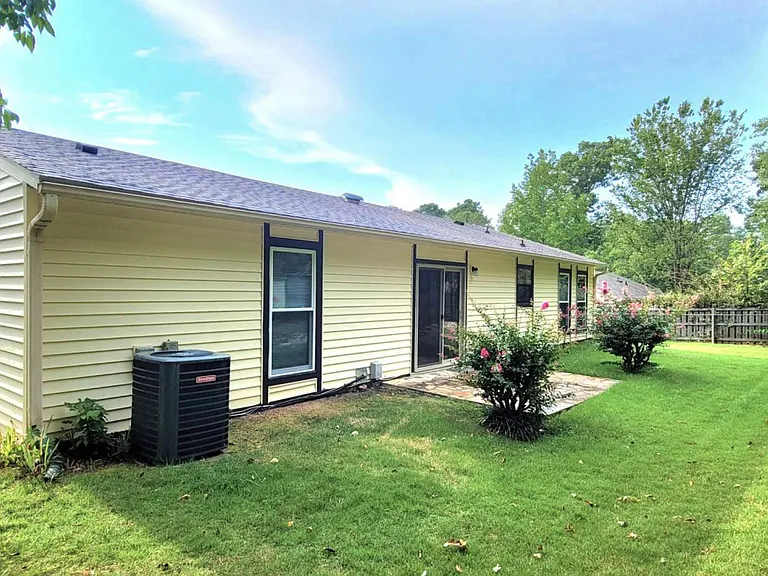 1607 Burnley Dr — Photo 43
